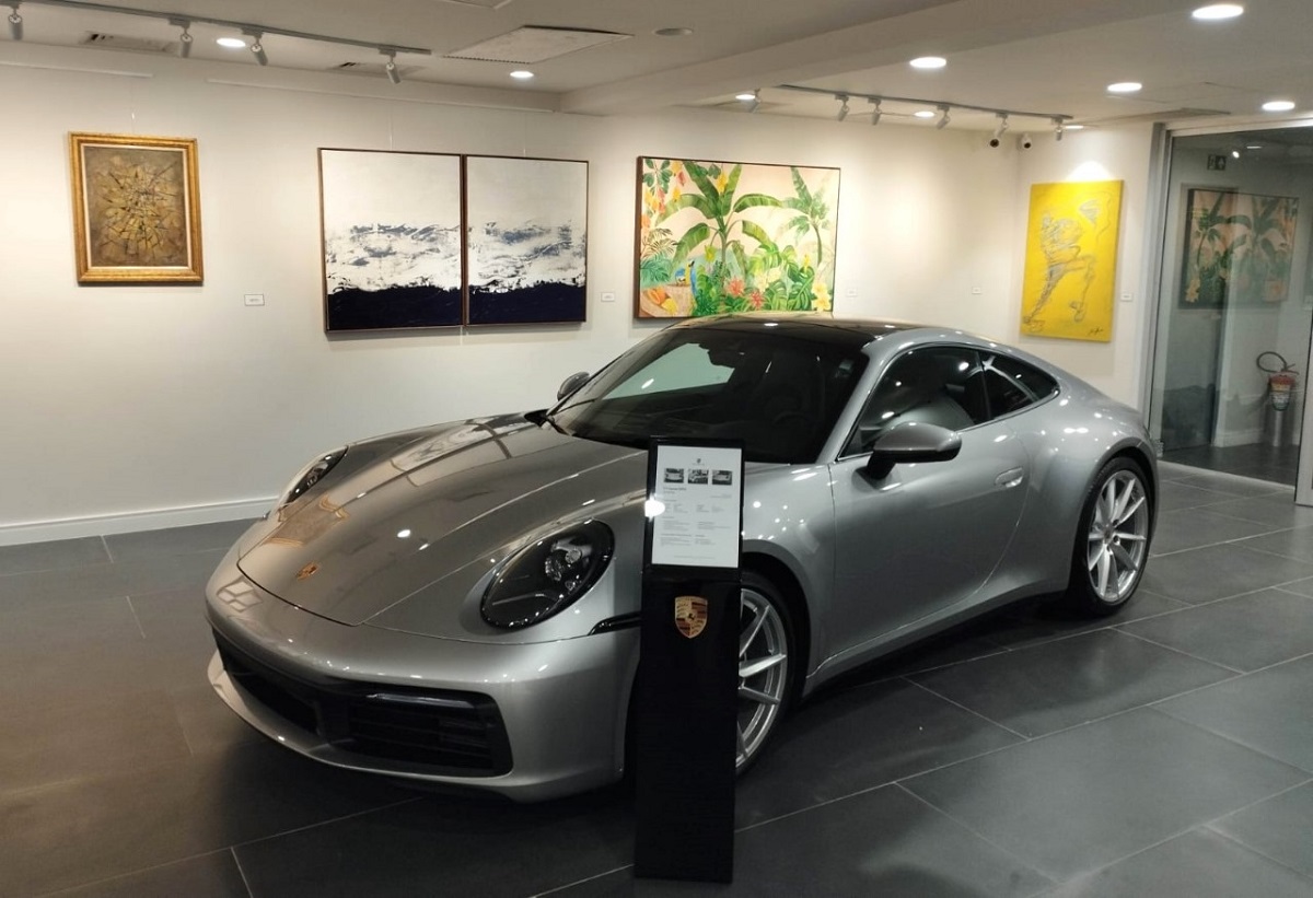 Porsche Pre-owned tem espaço para exposição de arte